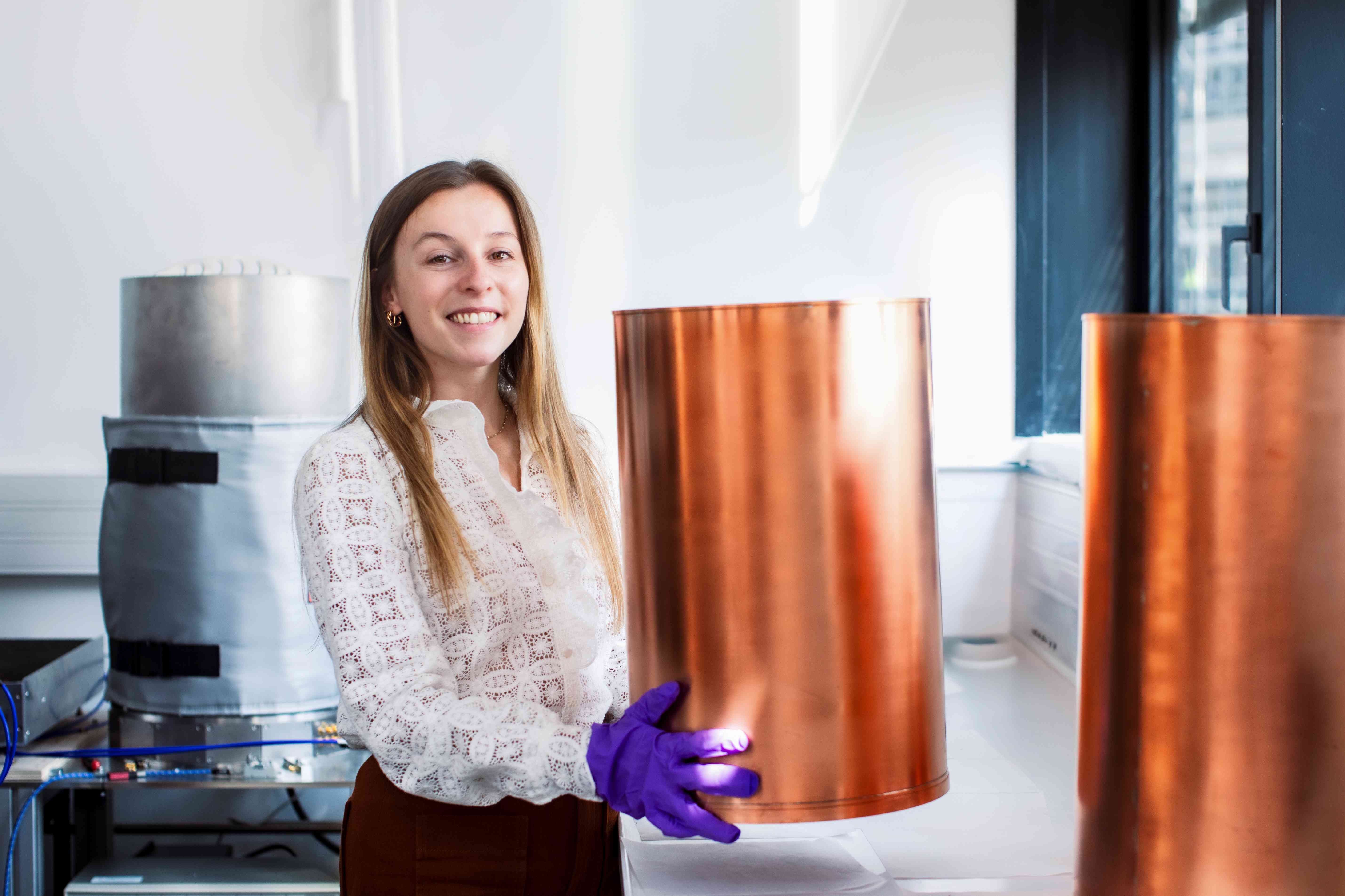 Chlo&eacute; Fruy dans son laboratoire