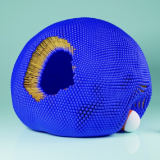 Micronageur artificiel dit « Janus » (en blanc et ocre) approchant et déformant une vésicule lipidique géante (constituée de phospholipides ici à tête hydrophile bleue et à queues jaunes), système modèle pour une cellule.